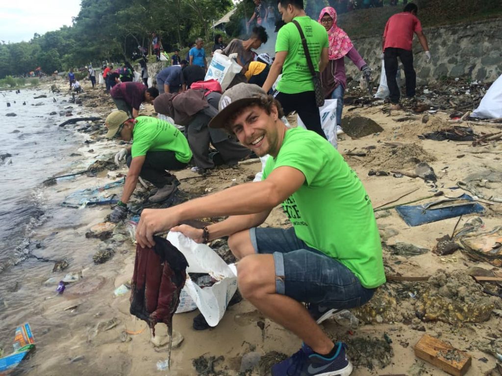 Tijmen Sissing Trashpacker Cleaning Beaches Plastic Pollution